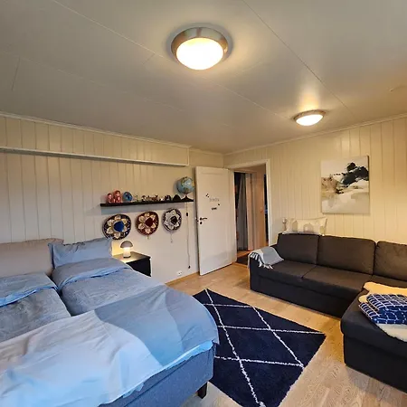 Timber House In Lyngen 别墅 Jægervatnet