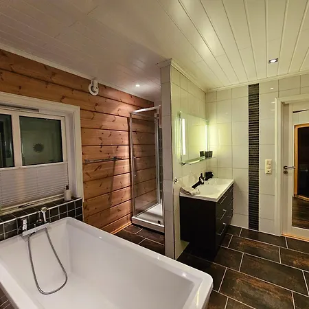 Timber House In Lyngen