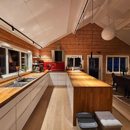 Timber House In Lyngen