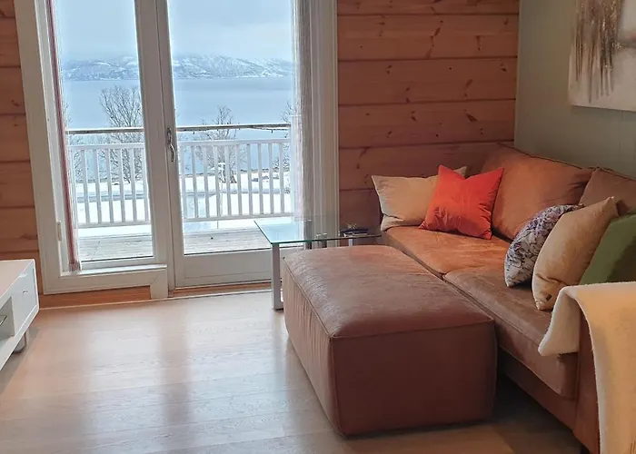 Vila Timber House In Lyngen Jægervatnet