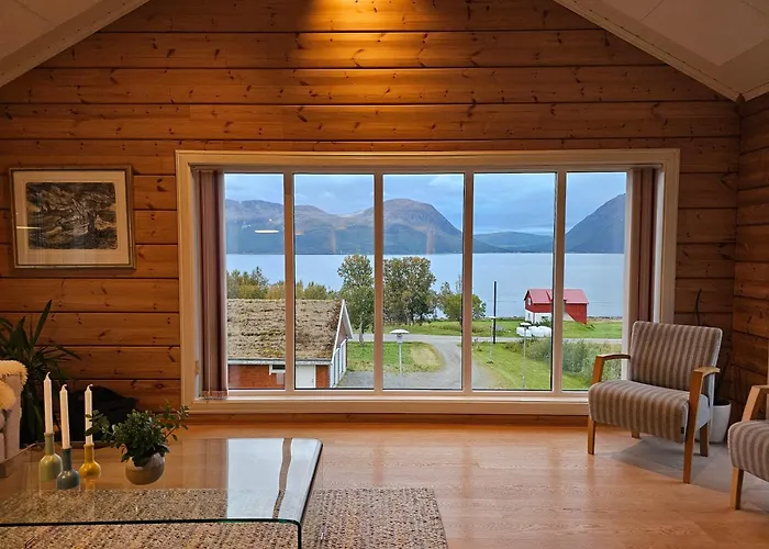 Timber House In Lyngen