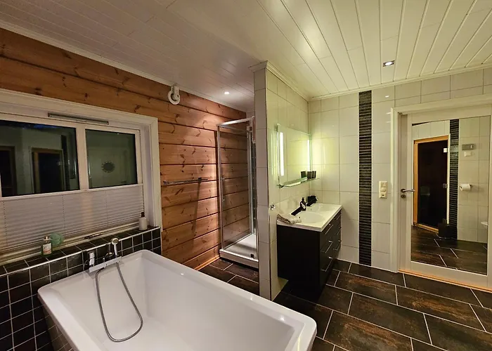Timber House In Lyngen