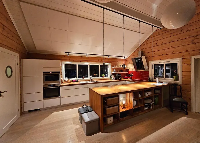 Vila Timber House In Lyngen *