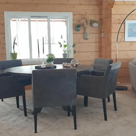 Timber House In Lyngen