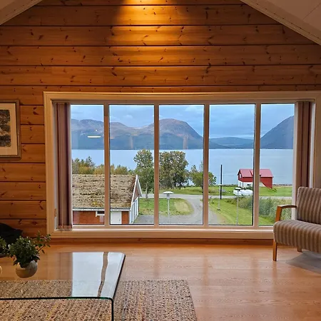 Timber House In Lyngen