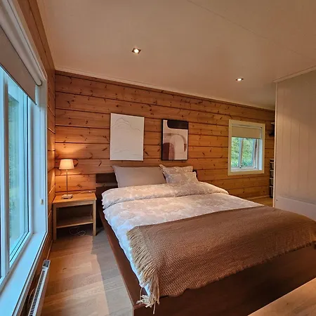 Timber House In Lyngen Villa Jægervatnet