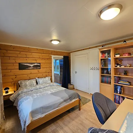 Villa Timber House In Lyngen Jægervatnet