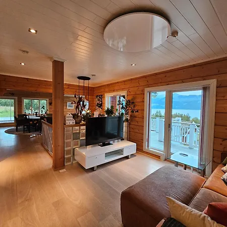 Timber House In Lyngen Villa *